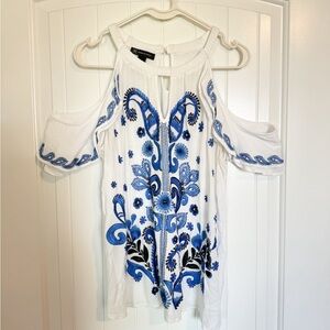 Inc Rayon White and Blue Embroidered Cold Shoulder Top size Large